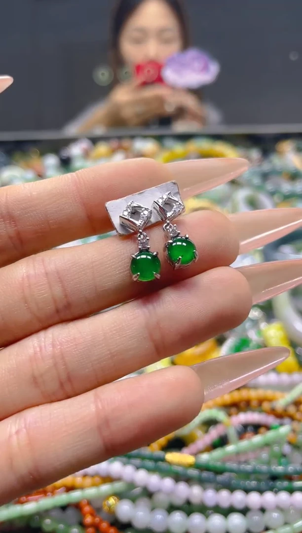 颈饰未镶嵌翡翠/R/翡翠A货，一件也是批发价