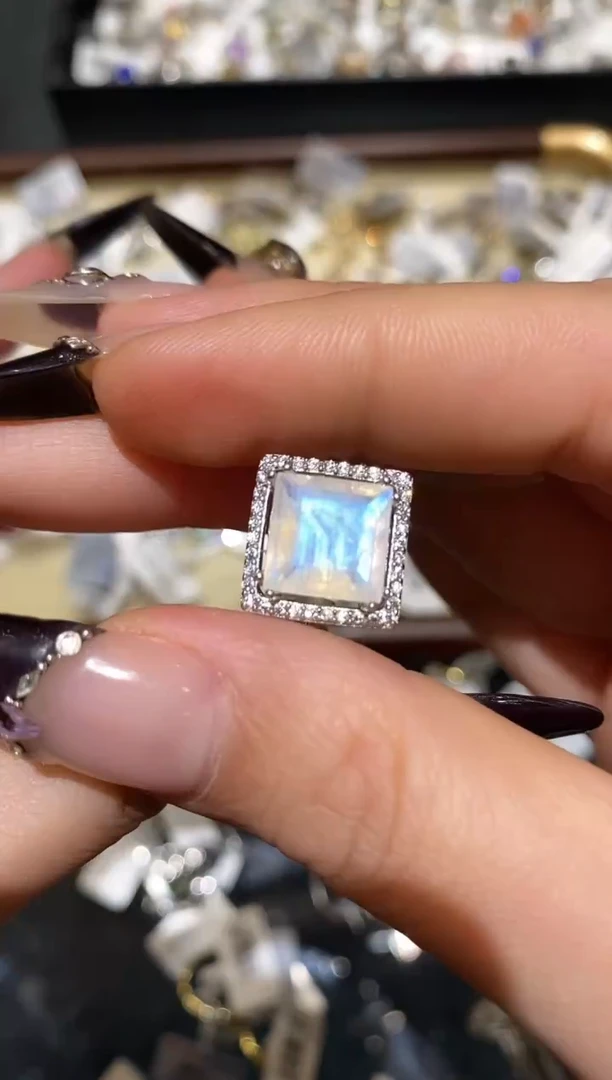 银S925镶嵌戒指月光石楚楚珠宝中古甄选不退换