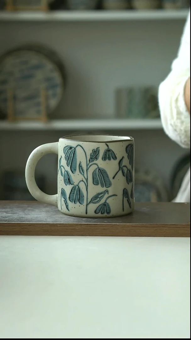 陶瓷粗陶手绘铃兰马克杯420ml@7-6@