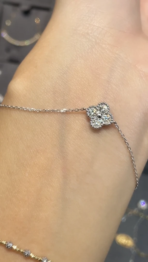 手链铂Pt950镶嵌钻石X四叶草钻石手链