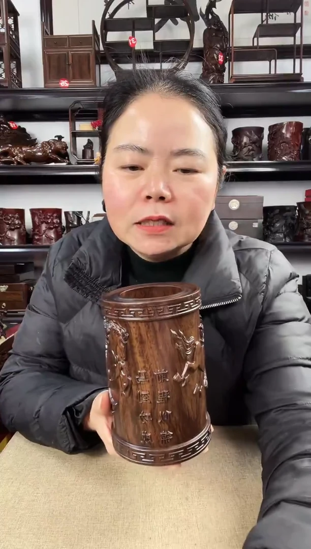 木大马笔筒老李红木工艺品