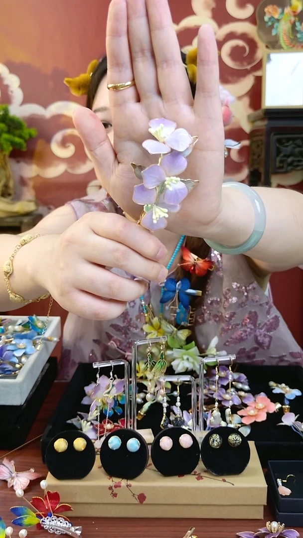 刺绣纯手工非遗绒花边夹