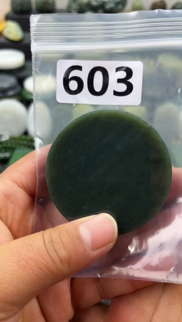 未镶嵌和田玉珠宝半成品镯芯