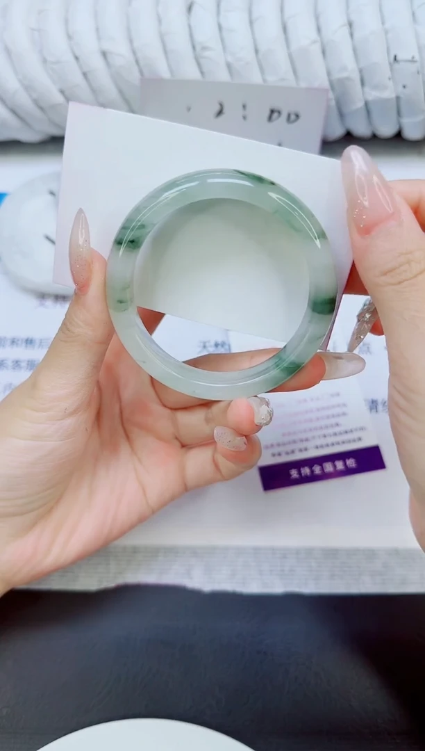 未镶嵌手镯石英质玉115/52.6