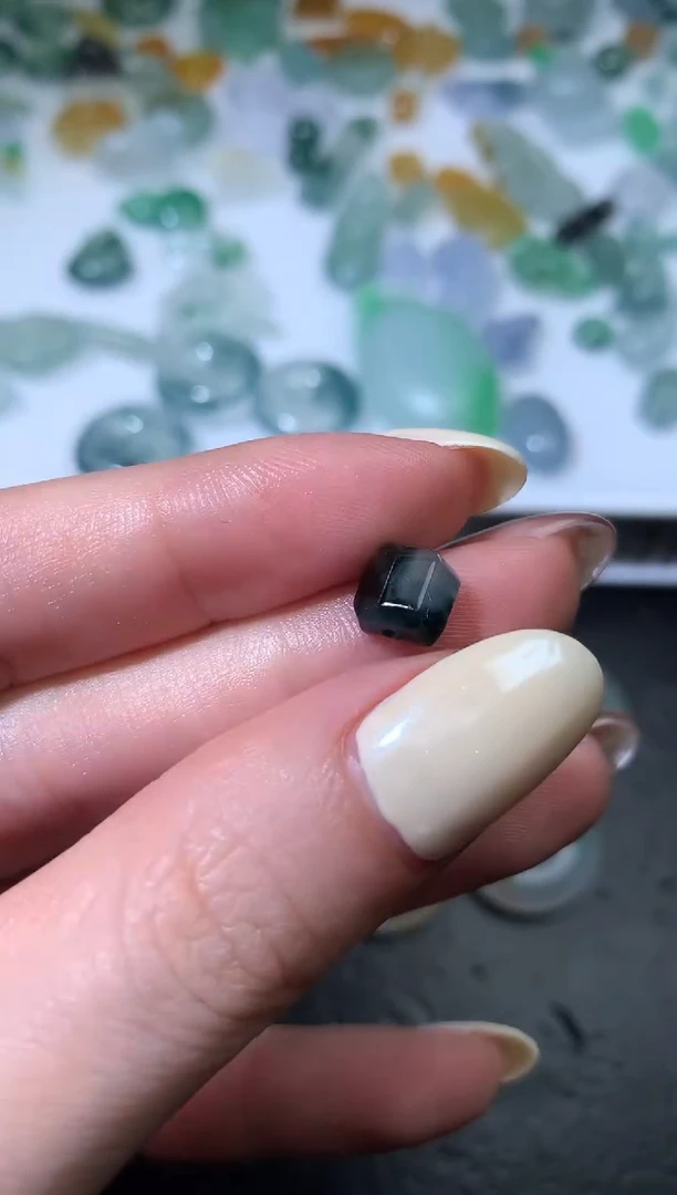 未镶嵌定制翡翠毛货 7.1*4.6