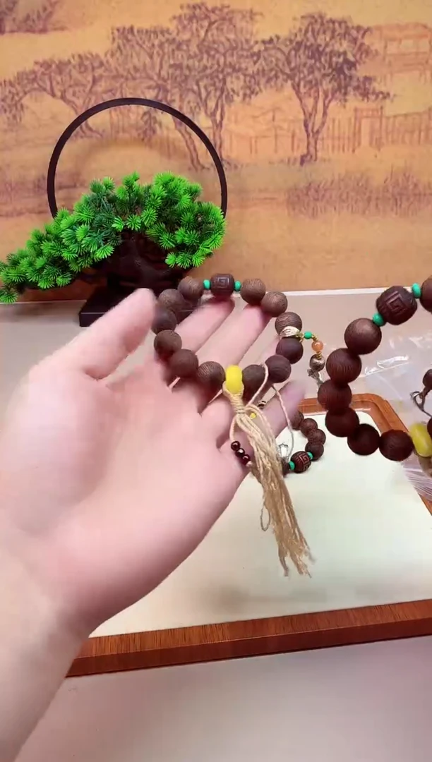 14K金镶嵌蜜蜡手链A065