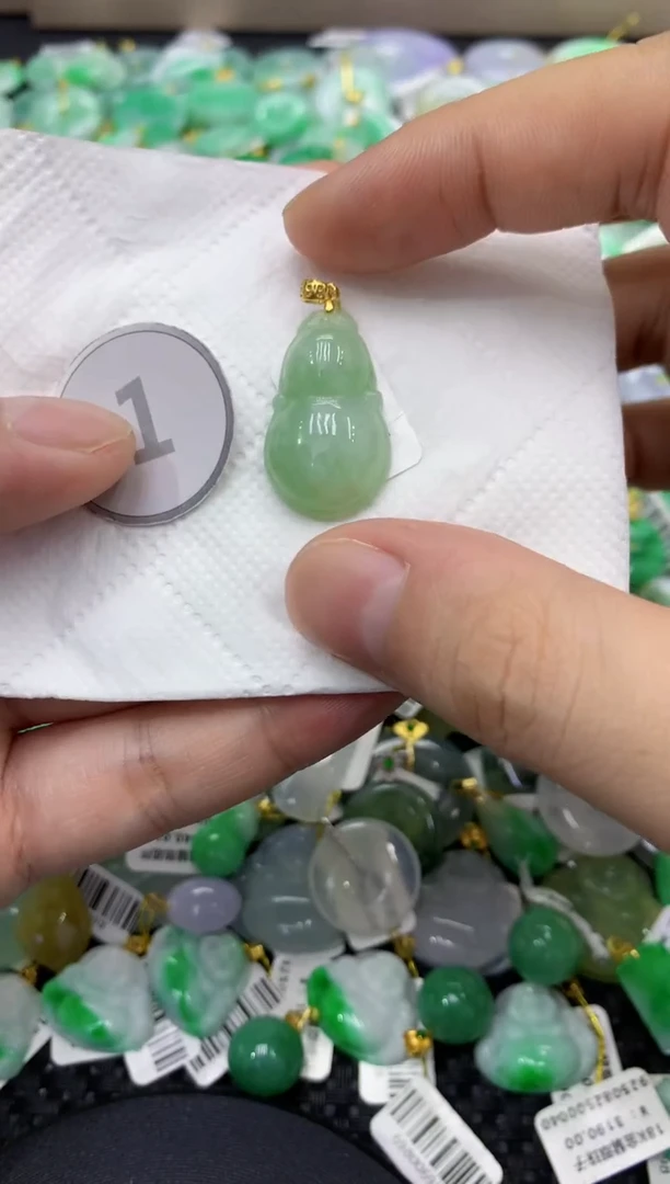 颈饰未镶嵌翡翠天然缅甸翡翠A货