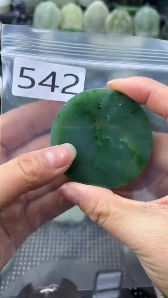 未镶嵌和田玉珠宝半成品镯芯