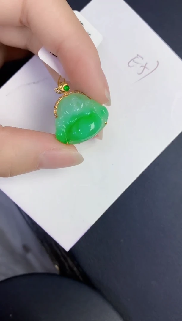颈饰18K金镶嵌翡翠缅甸天然翡翠A货