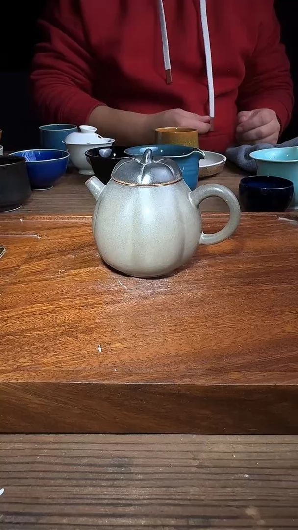 婺州龙窑烧制技艺黑南瓜壶