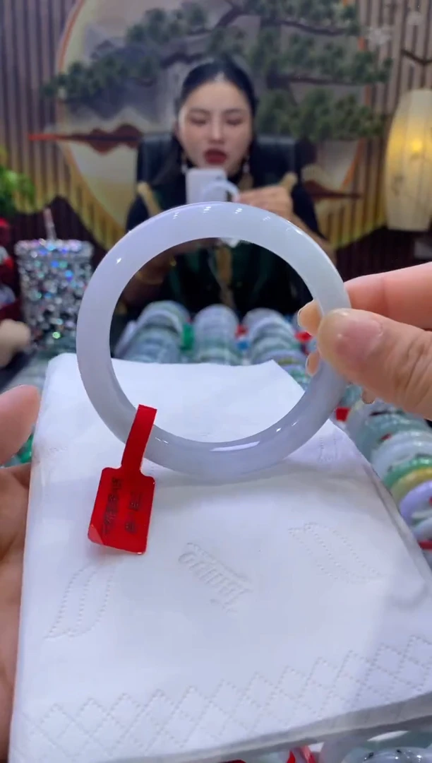 【闪购商品】翡翠手镯未镶嵌多人02432