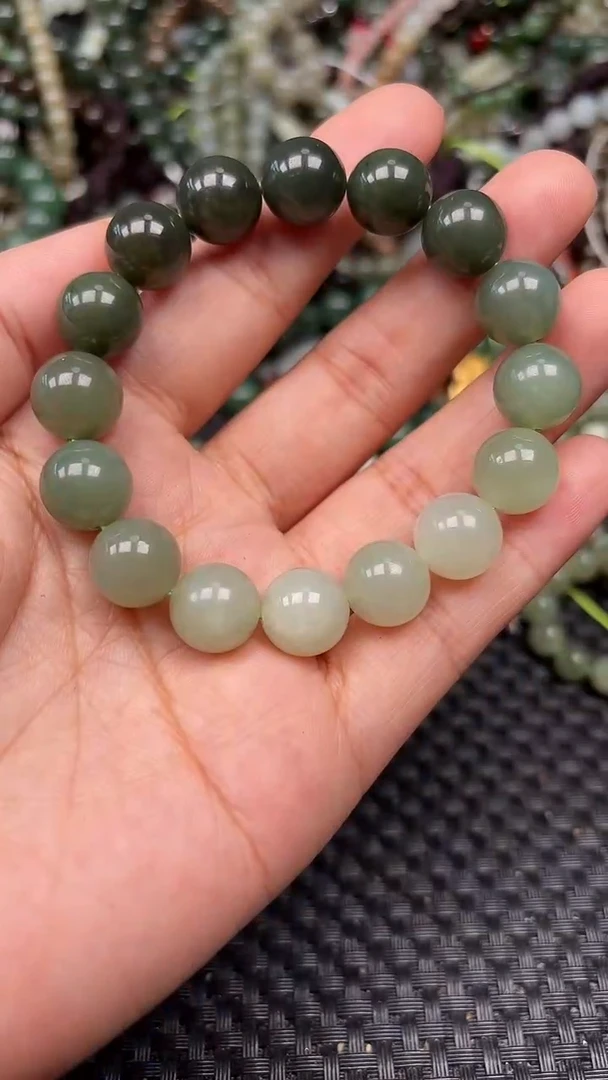 和田玉未镶嵌颈饰1