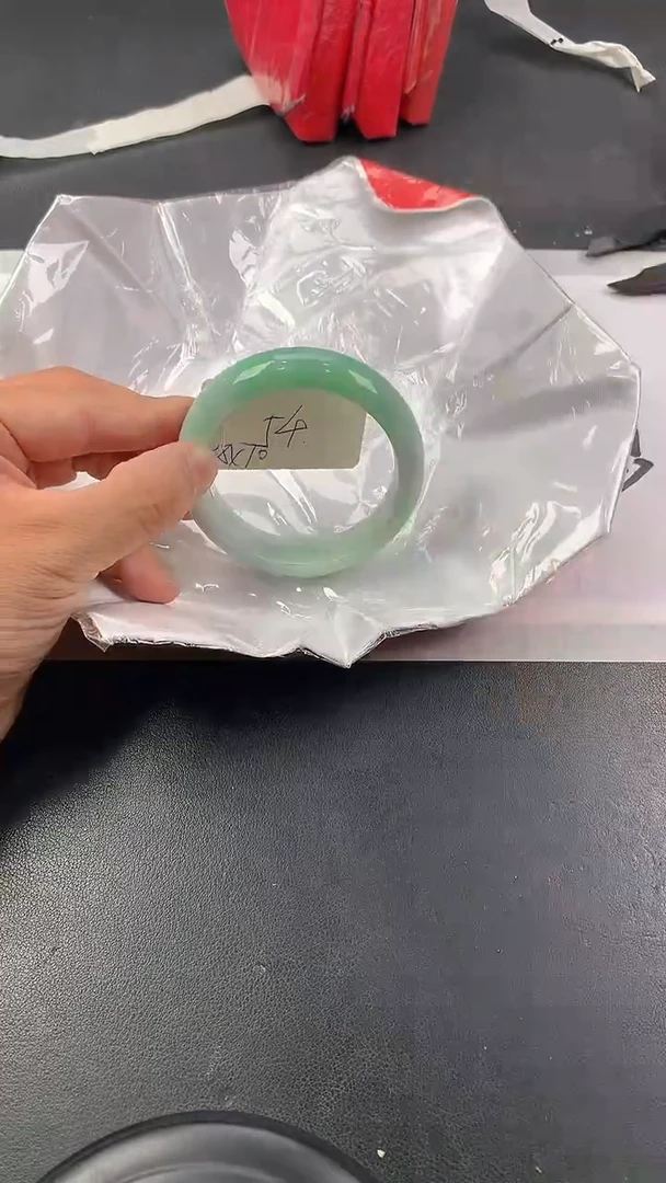 翡翠手镯未镶嵌358