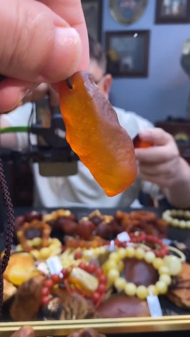 琥珀颈饰未镶嵌吊坠