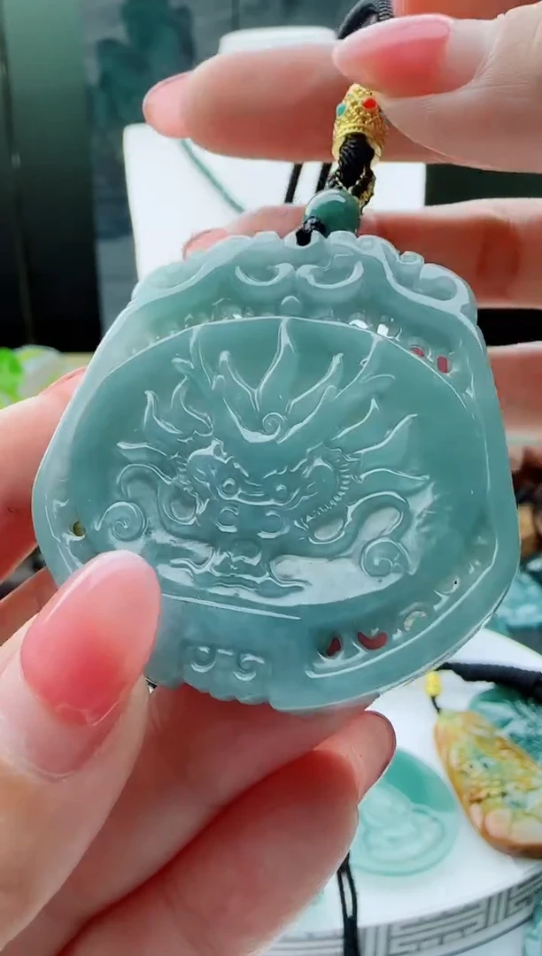 【闪购商品】翡翠颈饰未镶嵌多样性随机一件发货