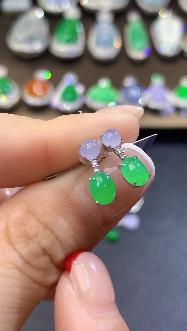 18K金镶嵌翡翠耳饰A