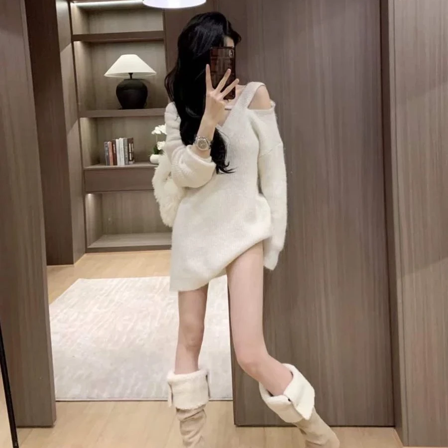 露肩性感炸街毛衣女秋季2025新款法式时尚设计感针织衫中长款上衣