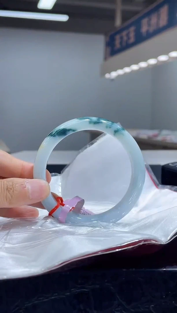 未镶嵌手镯翡翠3