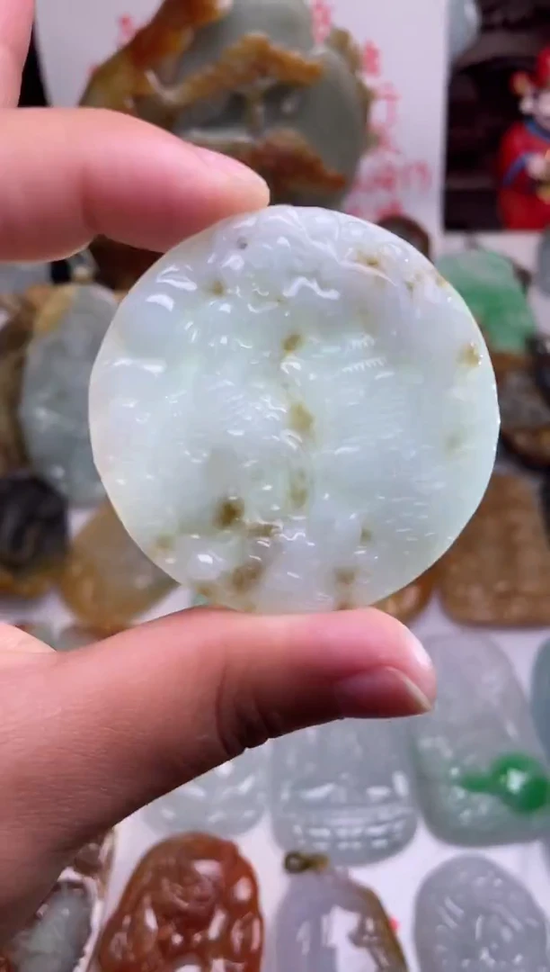 颈饰未镶嵌翡翠山水