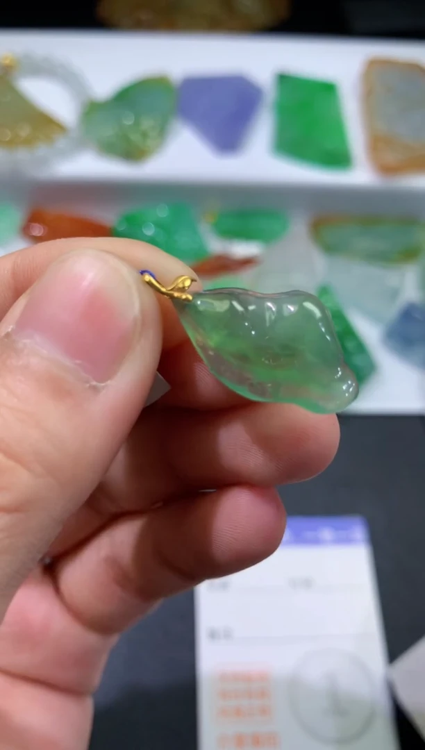 颈饰未镶嵌翡翠0976