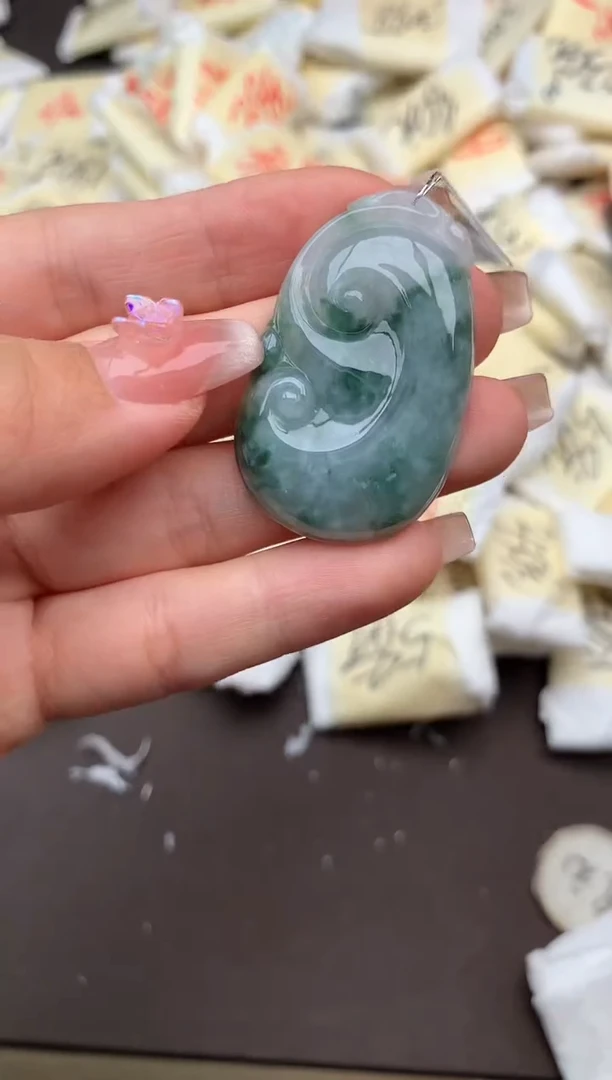 翡翠挂件未镶嵌 一福利