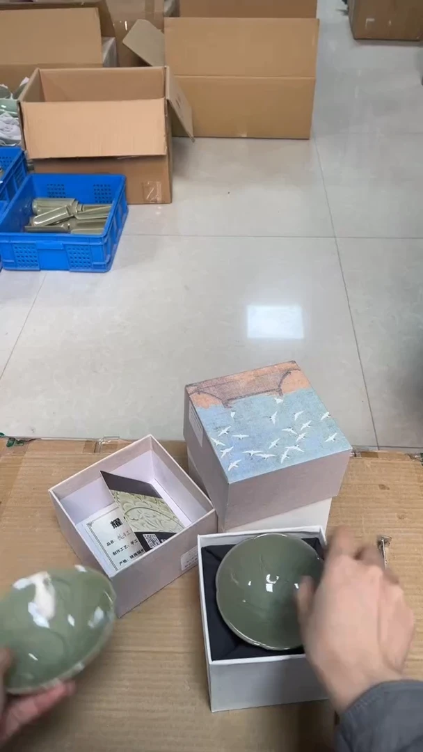 陶瓷纯手工秘色干刻斗笠盏（一个）纹饰随机发