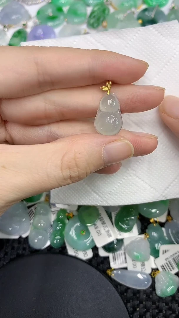 颈饰18K金镶嵌翡翠1111111111111