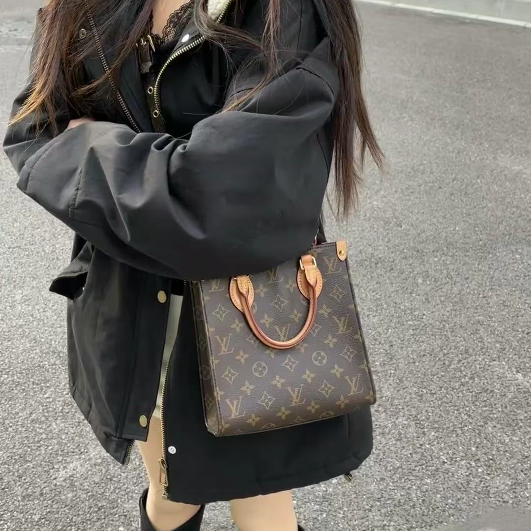 95新 LouisVuitton/路易威登 坤球奢选 lv 琴谱BB斜挎包