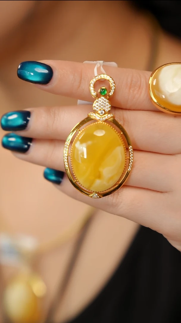 蜜蜡吊坠(赠链)银S925镶嵌金白吊坠