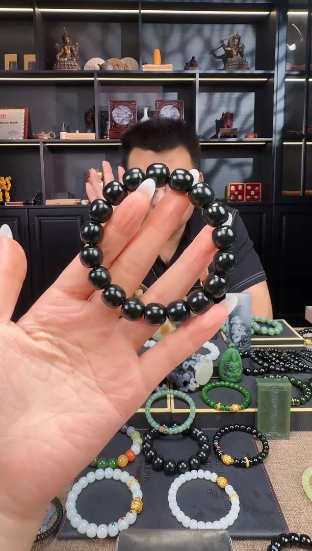 和田玉未镶嵌颈饰12mm塔青老型手串