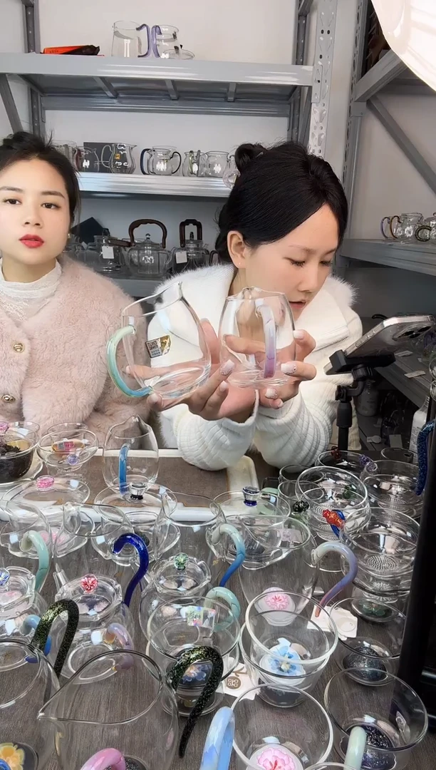 手工艺品玻璃禾器澄然青玉普通盒