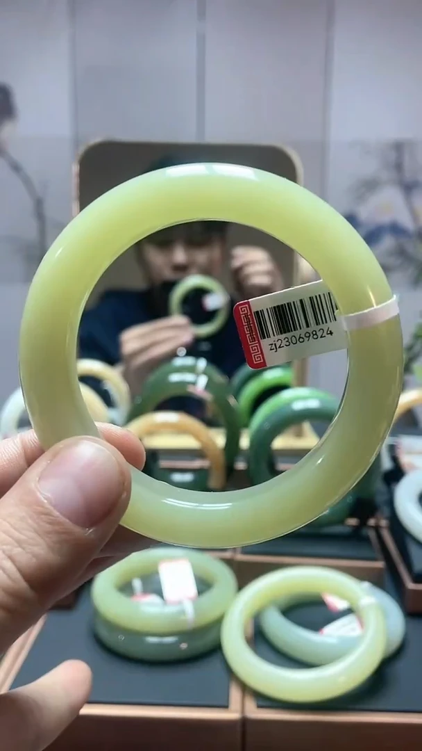 【闪购商品】和田玉手镯未镶嵌56黄口23069824