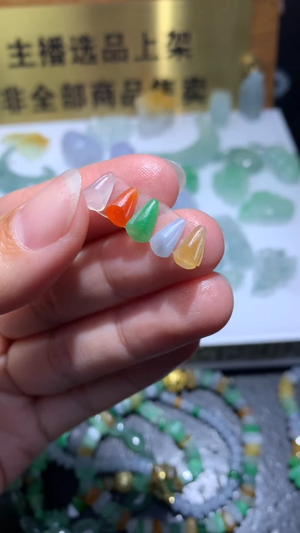 未镶嵌定制翡翠毛货