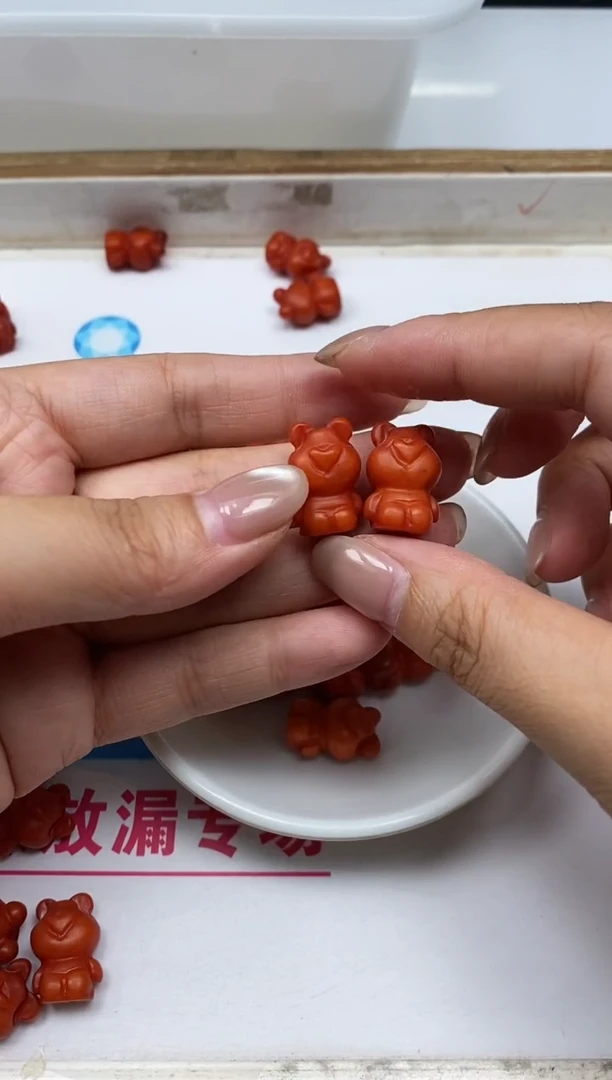 未镶嵌蜜蜡裸石M248 红皮蜜蜡 小熊2个9.9元