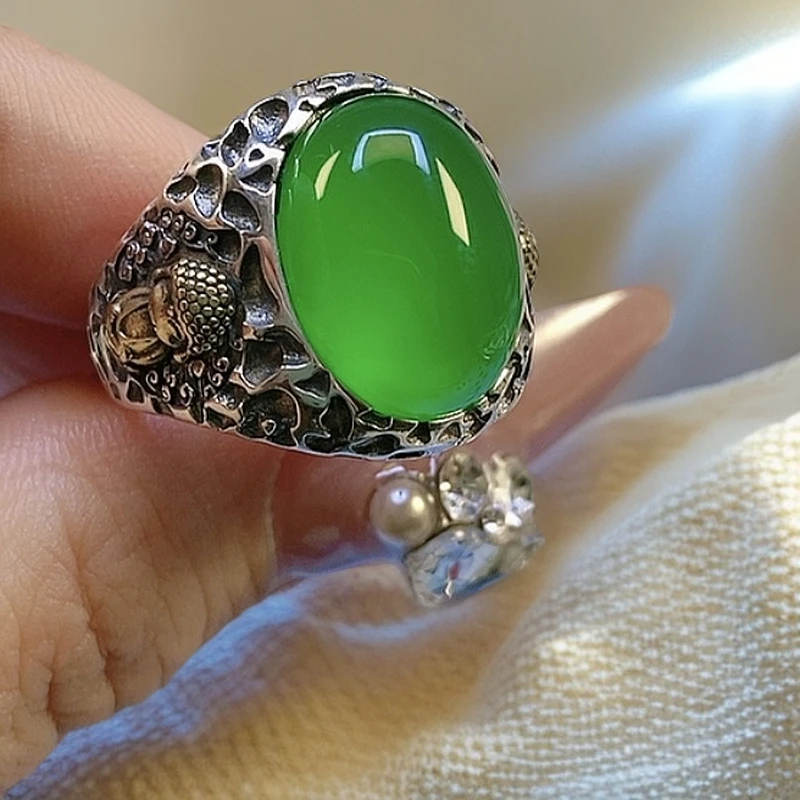S925银天然翠绿色玉髓复古戒指