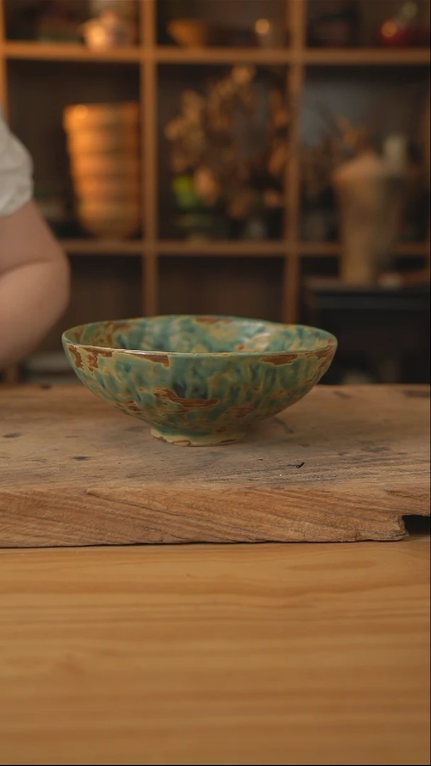 黄绿色的8英寸手捏汤碗