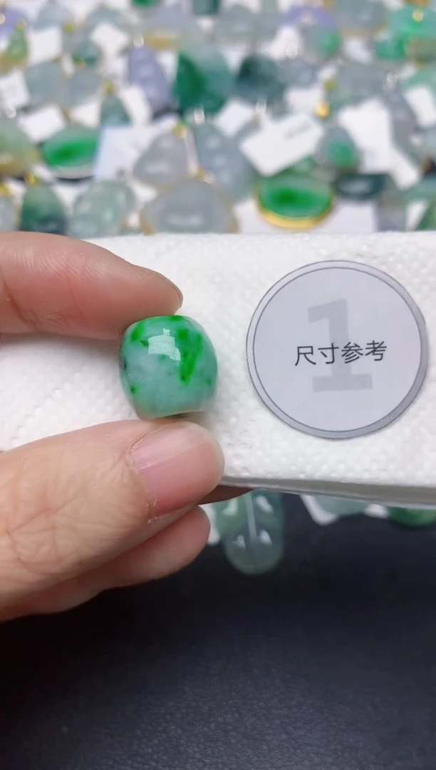 颈饰未镶嵌翡翠天然缅甸A货翡翠