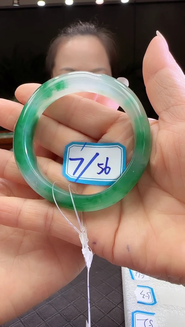 未镶嵌手镯石英质玉56