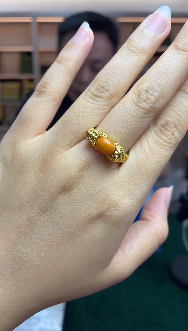 未镶嵌蜜蜡裸石多样性发一件