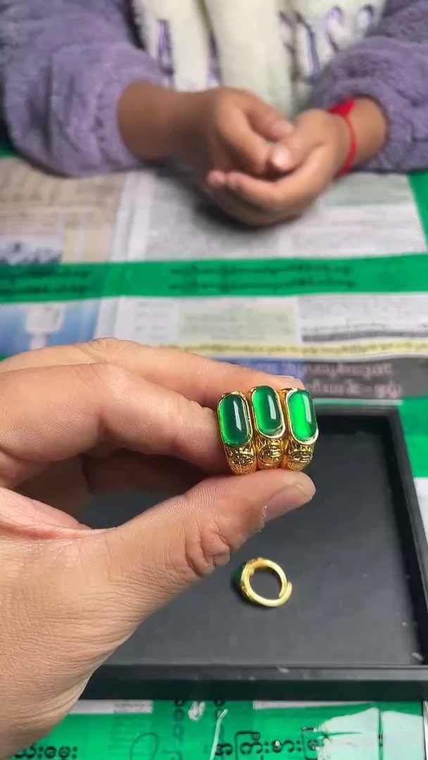 强子收货--所见即所得--多样性发货--绿色马鞍戒指
