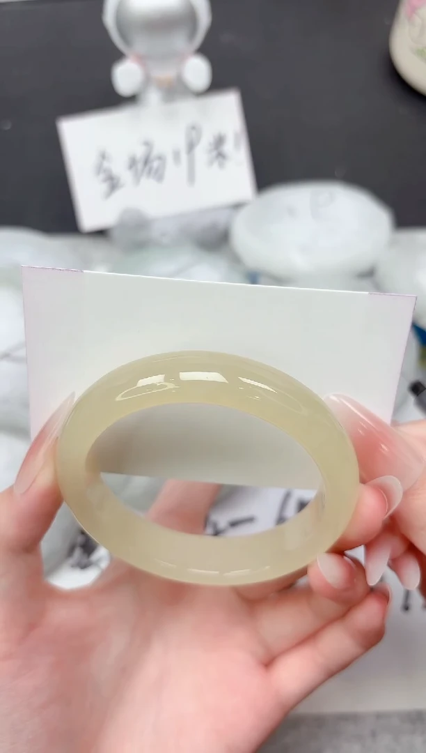 未镶嵌手镯石英质玉60-56.7