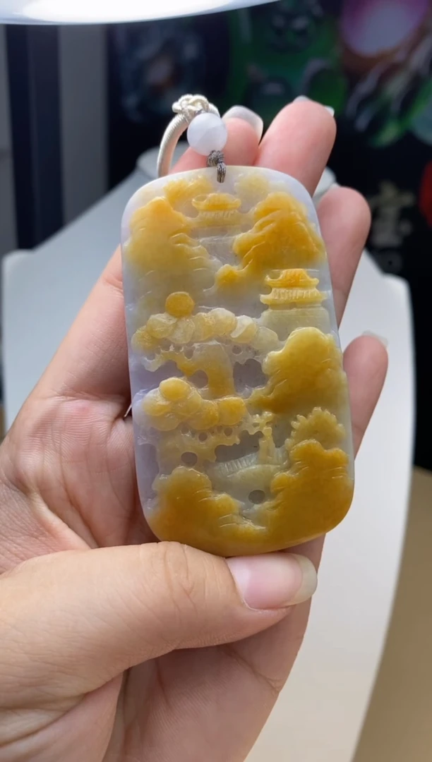 翡翠未镶嵌颈饰山水牌