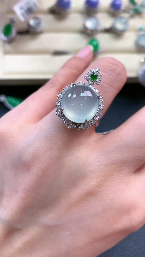 【闪购商品】翡翠戒指18K金镶嵌b197