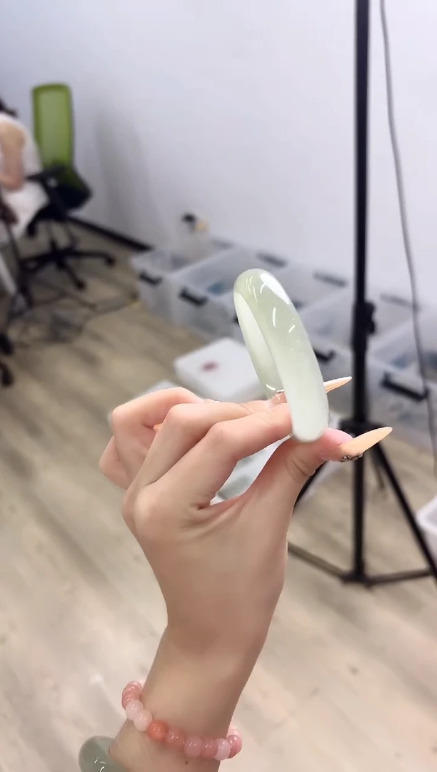 未镶嵌手镯石英质玉270-D