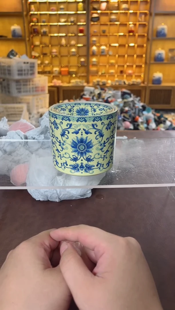瓷片鸣盏居11111111缠枝莲烟灰缸