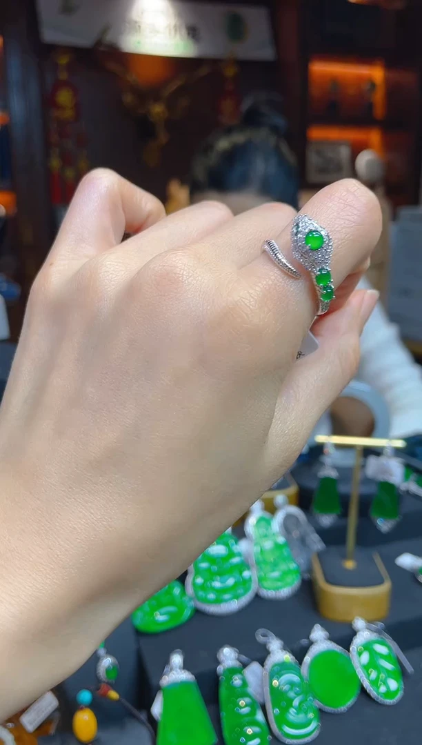 【闪购商品】翡翠戒指银S925镶嵌119639天然A货翡翠戒指