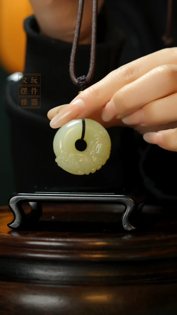 玉《貔貅平安扣》手把件摆件