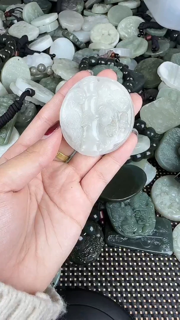 颈饰未镶嵌和田玉1