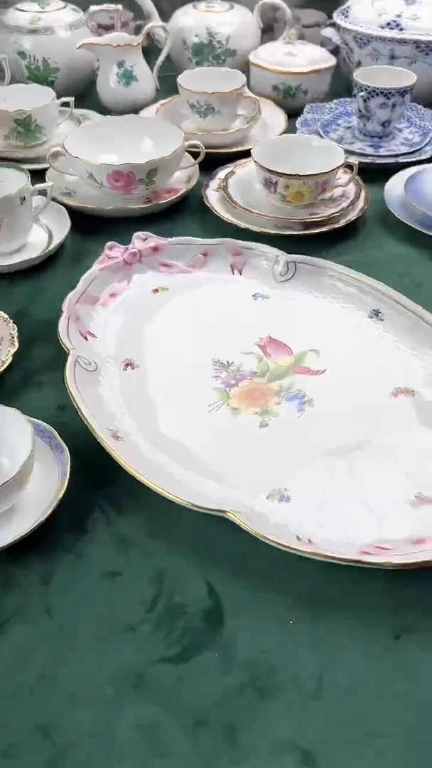 【闪购商品】瓷片赫伦粉色蝴蝶结大号双耳托盘