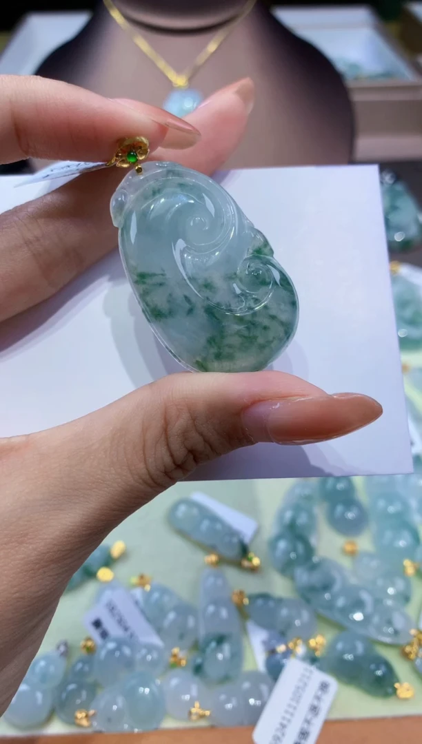 翡翠18K金镶嵌颈饰天然翡翠A货挂件